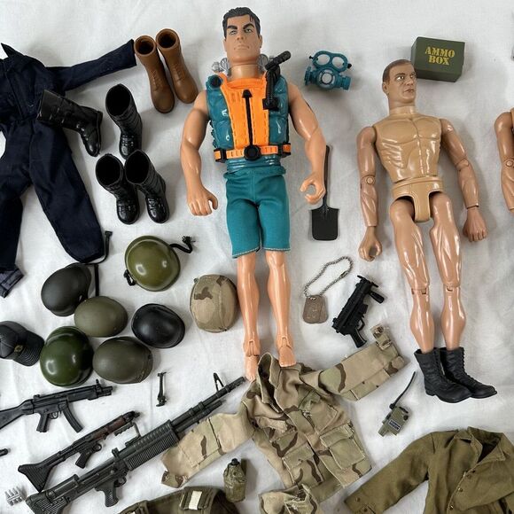 Vtg 90s 12" GI Joe Lot Military Action Figures Accessories Weapons Uniforms Etc. - Picture 13 of 16